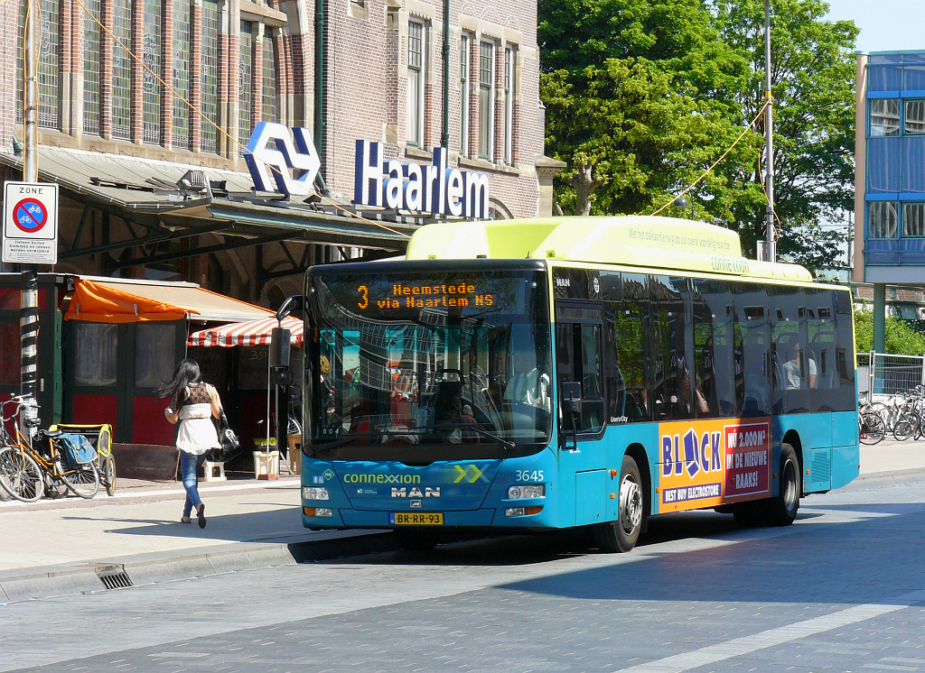 3645 Stationsplein Haarlem 25-04-2011.