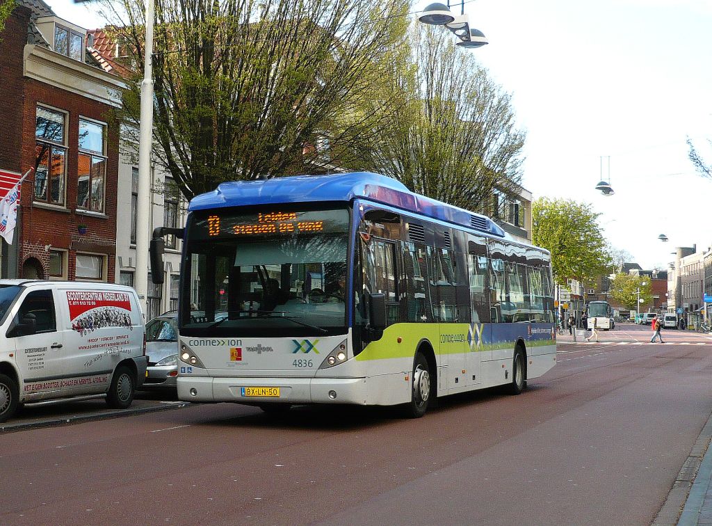 Connexxion Bus 4836 Korevaarstraat Leiden 21-04-2012.