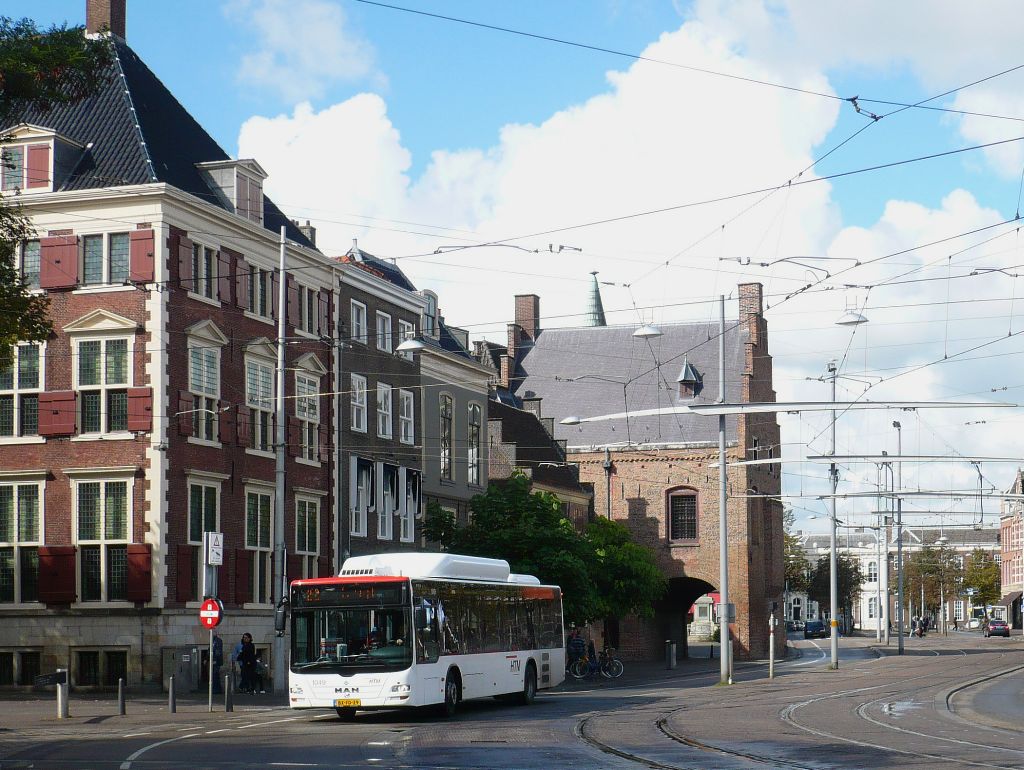 HTM Bus 1049 Buitenhof Den Haag 18-09-2011.