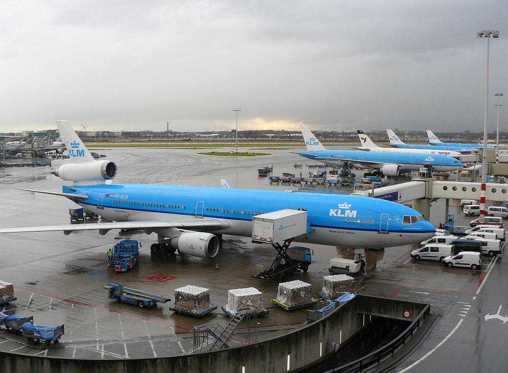 KLM MD-11 PH-KCD  Florence Nightingale . Flughafen Schiphol, Amsterdam , Niederlande 16-02-2012.

KLM MD-11 geregistreerd als PH-KCD en genaamd  Florence Nightingale . Schiphol Amsterdam 16-02-2012.