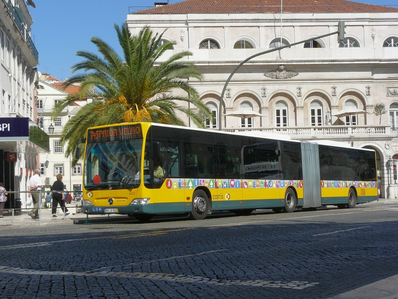 Mercedes Citaro Bus. Carris 4625 Praca Dom Pedro IV Lissabon, Portugal 30-08-2010.