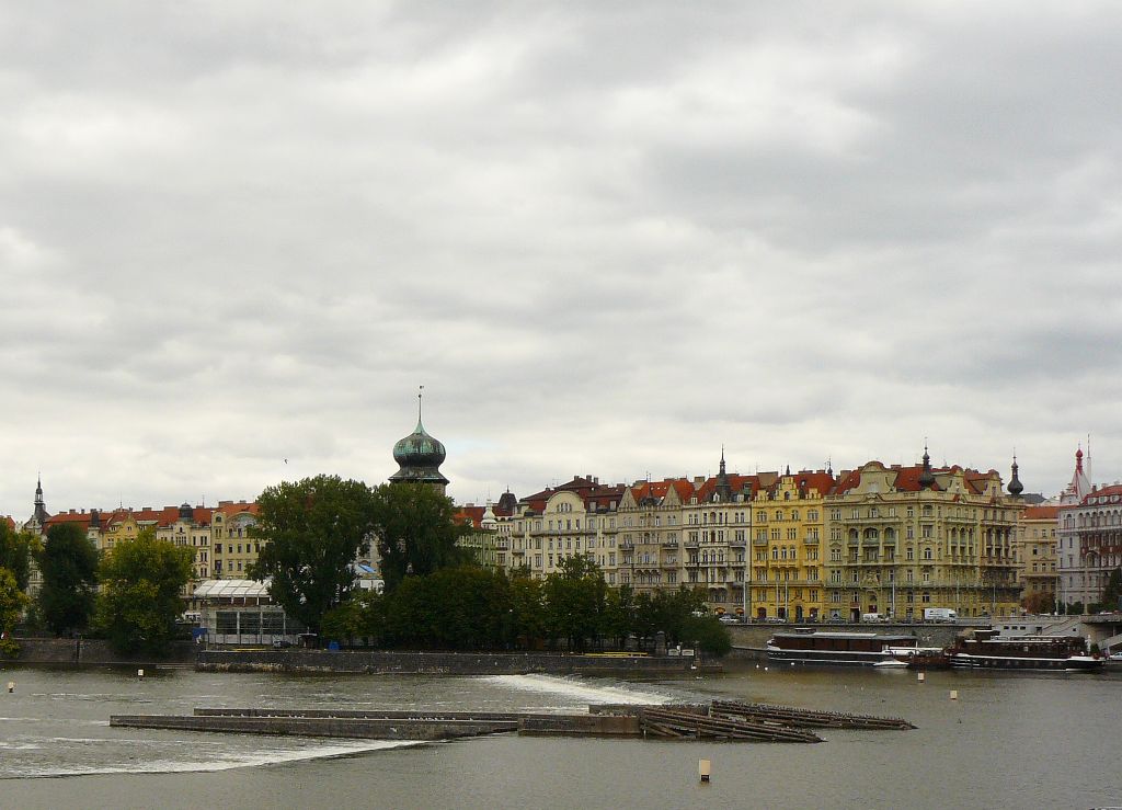 Moldau, Jirskův most. Prag  06-09-2012.

De rivier Moldau gefotografeerd vanaf de Jirskův most. Praag  06-09-2012.
