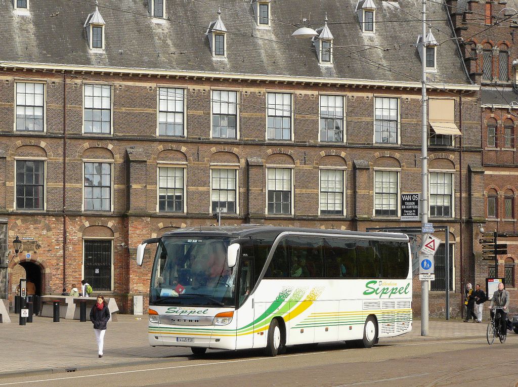 Setra S 415HD Reisebus der firma Sippel aus Deutschland. Buitenhof Den Haag, Niederlande 15-04-2012.
