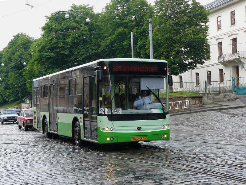 Stadbus in Lviv, Ukraine am 24-05-2010.