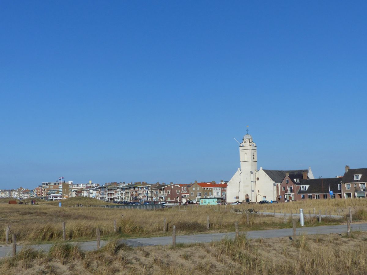 Andreas Kirche vom Strand aus gesehen. Boulevard, Katwijk 24-03-2019.
Andreas kerk gezien vanaf het strand. Boulevard, Katwijk 24-03-2019.
