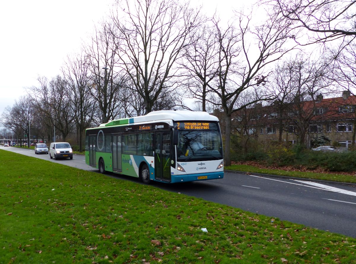 Arriva Bus 4841 Van Hool New A300 Hybride Baujahr 2009. Lammenschansweg, Leiden 13-12-2015.

Arriva bus 4841 Van Hool New A300 Hybride bouwjaar 2009. Lammenschansweg, Leiden 13-12-2015.