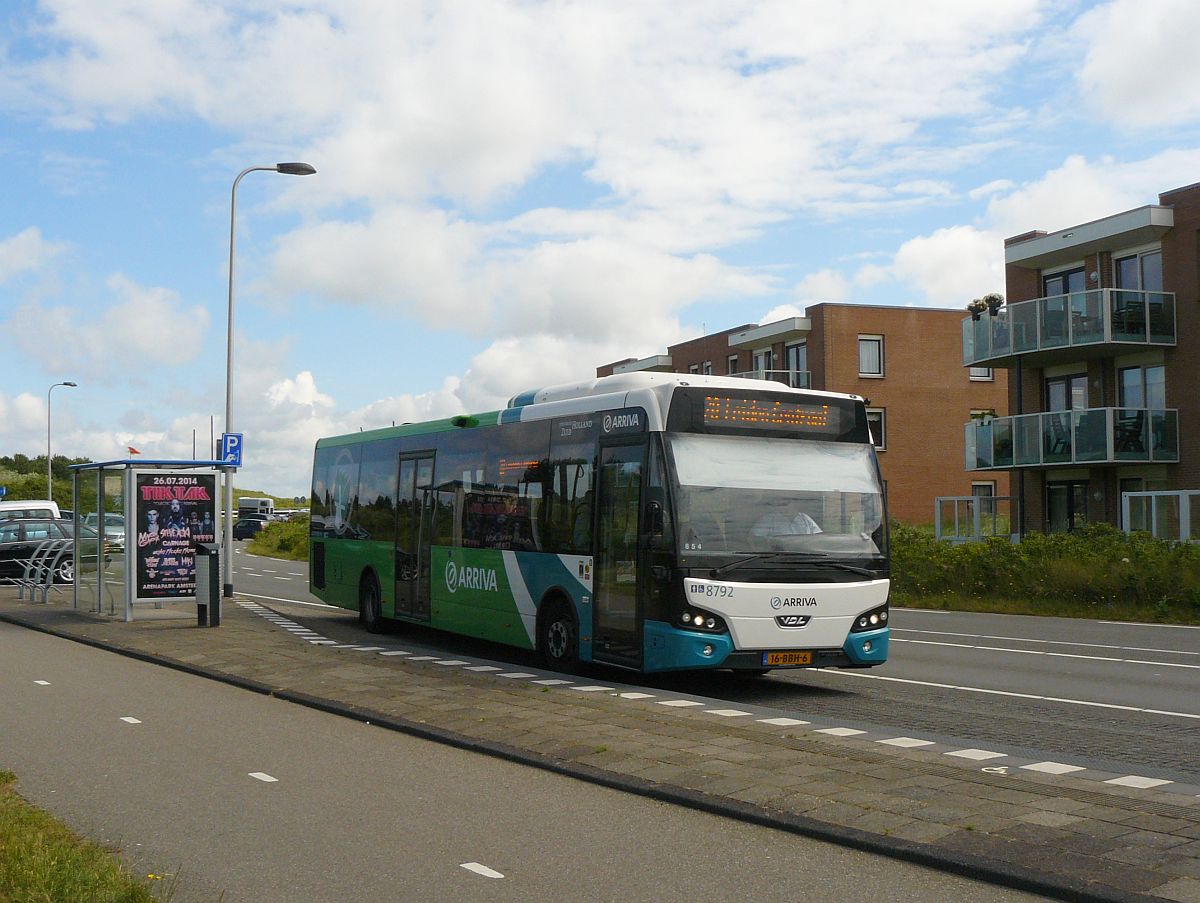 Arriva Bus 8792 DAF VDL Citea LLE120 Baujahr 2012. Haltestelle Groot Hoogwaak, Northgodreef, Noordwijk 22-06-2014.

Arriva bus 8792 DAF VDL Citea LLE120 bouwjaar 2012. Bushalte Groot Hoogwaak, Northgodreef, Noordwijk 22-06-2014.