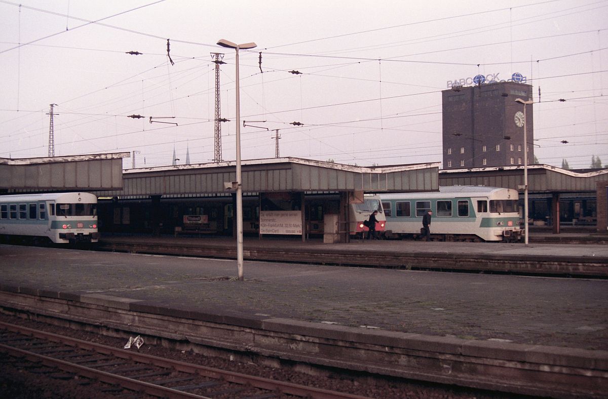 Bahnhof Wanne-Eickel (Herne) 28-10-1993. Scan von Negativ.
Scan und Bild: Hans van der Sluis
Overzicht station Wanne-Eickel 28-10-1993. Gescand van negatief.