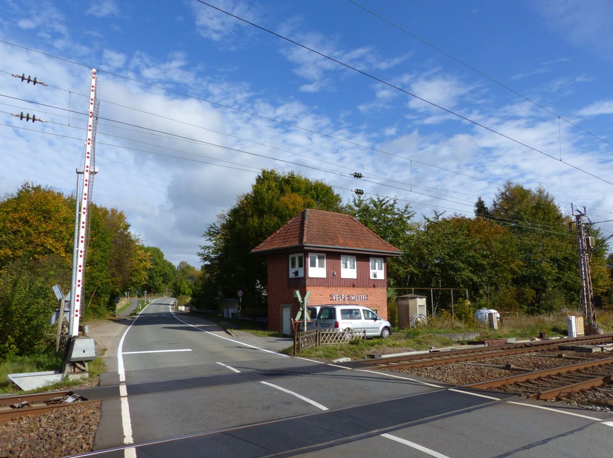Bahnbergang Tecklenburger Strae, Velpe, Westerkappeln 28-09-2018.

Overweg Tecklenburger Strae, Velpe, Westerkappeln 28-09-2018.