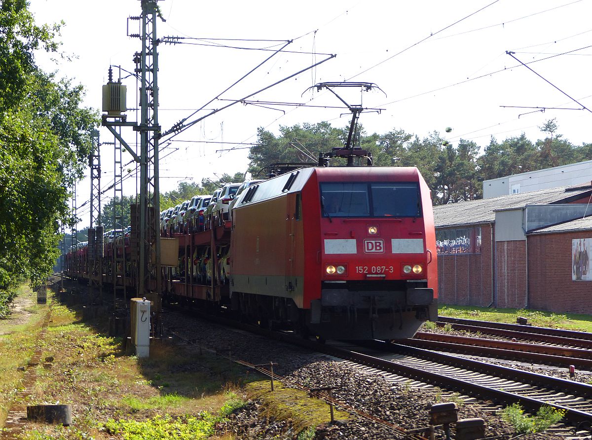 DB Cargo Lok 152 087-3 Bahnbergang Grenzstrae, Emsbren 13-09-2018.

DB Cargo loc 152 087-3 bij de overweg Grenzstrae, Emsbren 13-09-2018.