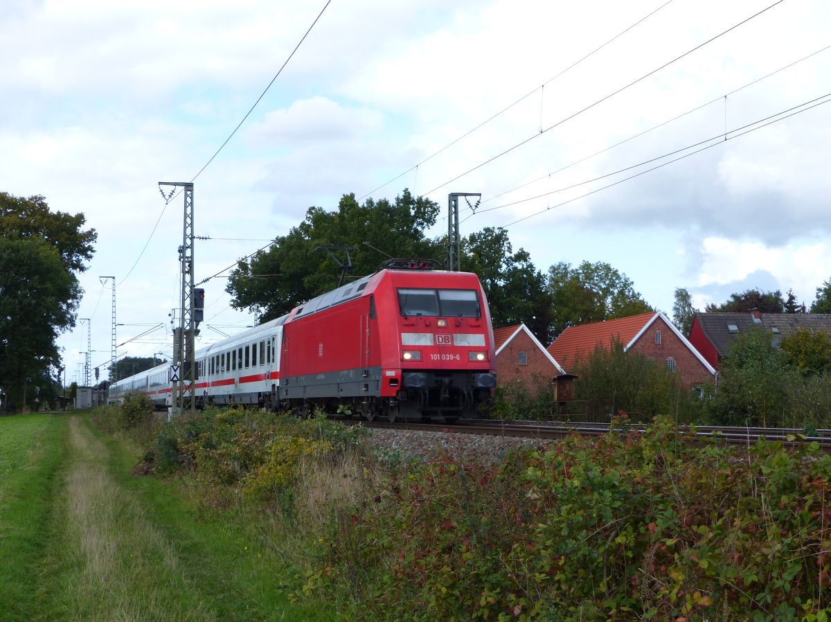 DB Lok 101 039-6 Devesstrasse, Salzbergen 28-09-2018.

DB loc 101 039-6 Devesstrasse, Salzbergen 28-09-2018.