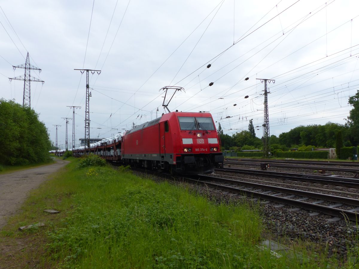 DB Schenker Lok 185 374-6 Rangierbahnhof Kln Gremberg, Porzer Ringstrae, Kln 20-05-2016.

DB Schenker loc 185 374-6 rangeerstation Keulen Gremberg, Porzer Ringstrae, Keulen 20-05-2016.
