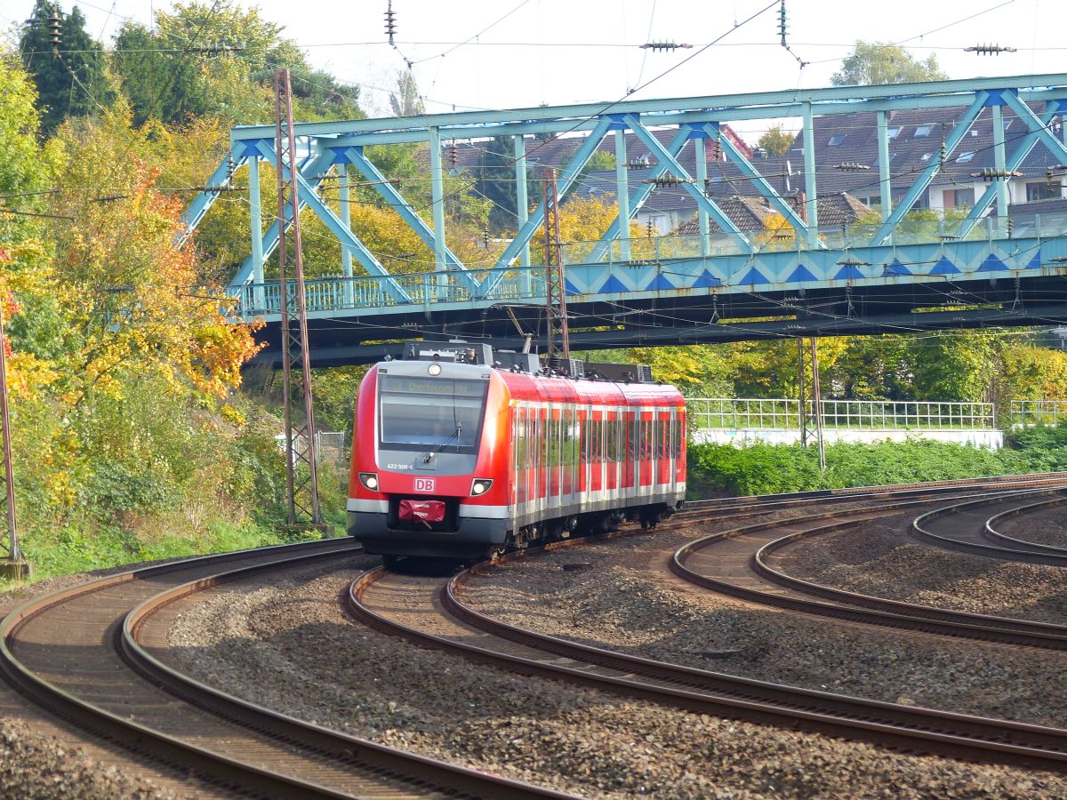 DB TW 422 506-6 Mlheim an der Ruhr 13-10-2017.

DB treinstel 422 506-6 Mlheim an der Ruhr 13-10-2017.