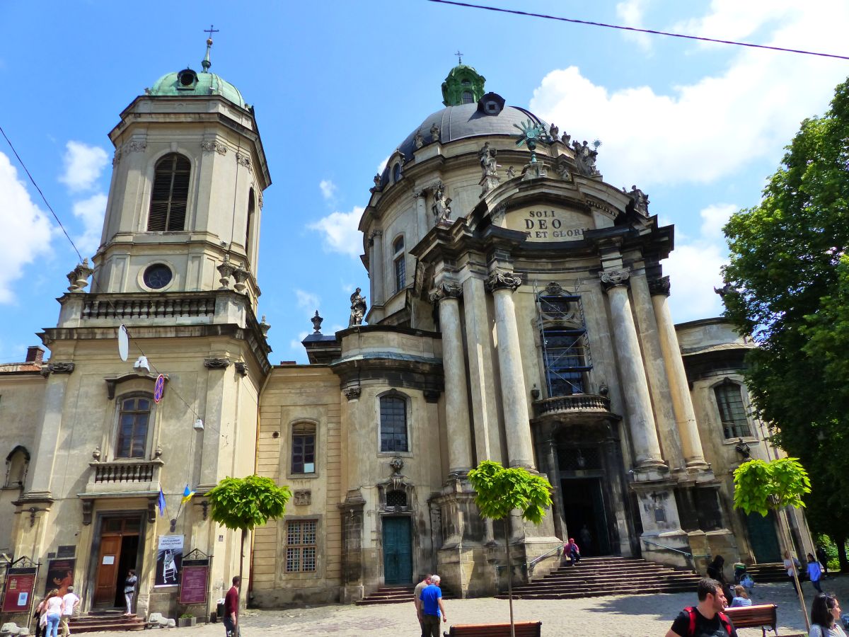 Der Dominikaner Dom, Museynaplatz, Lviv, Ukraine 24-05-2018.

Dominicaanse kerk Muzeinaplein, Lviv, Oekrane 24-05-2018.