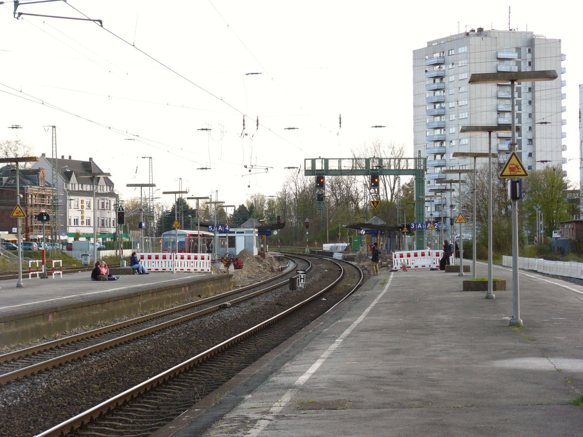 Gleis 3 und 4 Wesel 18-04-2015.

Spoor 3 en 4 Wesel 18-04-2015.