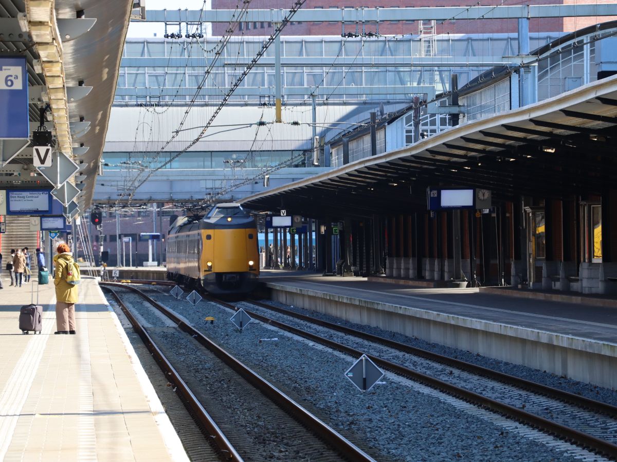 Gleis 5 und 6 Amersfoort Centraal 07-03-2022.

Spoor 5 en 6 Amersfoort Centraal 07-03-2022.