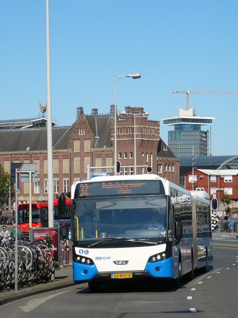 GVB Bus 1402 VDL Citea SLFA 180.310 Baujahr 2014. Prins Hendrikkade, Amsterdam 30-09-2015.

GVB bus 1402 VDL Citea SLFA 180.310 bouwjaar 2014. Prins Hendrikkade, Amsterdam 30-09-2015.