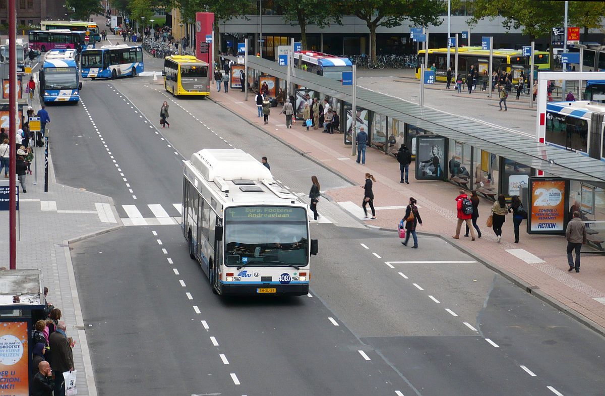 GVU bus 4087 Van Hool A300\DAF LPG bouwjaar 2000 Stationsplein Utrecht 09-10-2013.