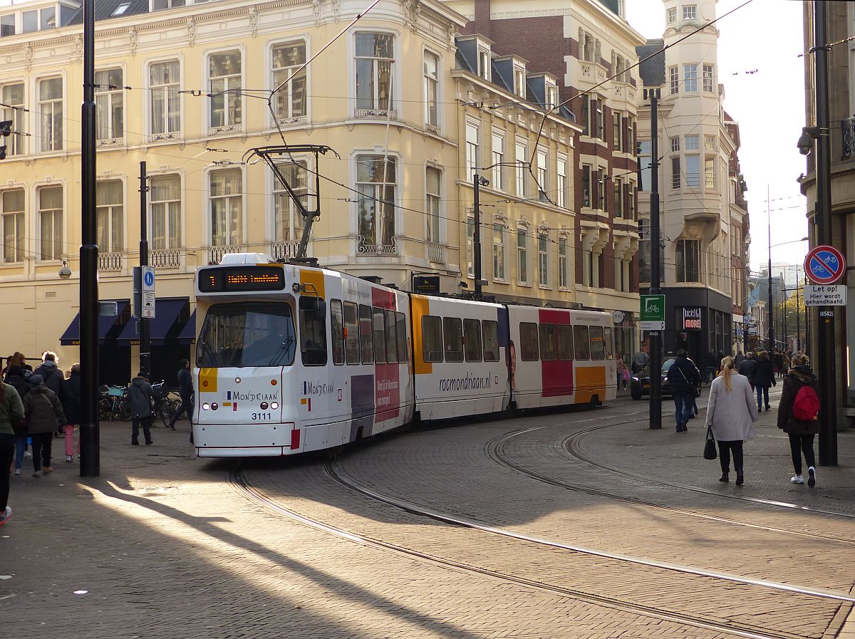 HTM Strassenbahnfahrzeug 3111 Gravenstraat, Den Haag 04-11-2018.

HTM tram 3111 Gravenstraat, Den Haag 04-11-2018.