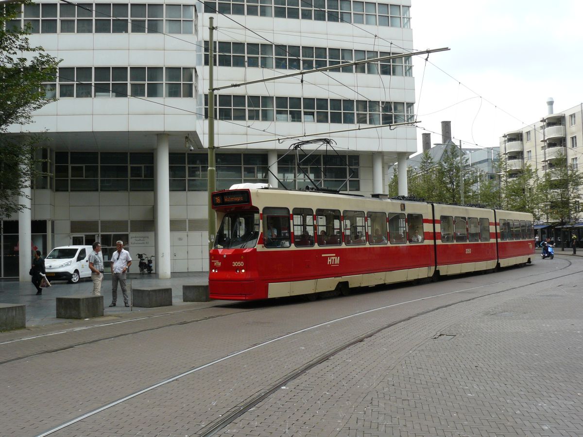 HTM TW 3050 Wijnhaven, Den Haag 21-08-2015.

HTM tram 3050 Wijnhaven, Den Haag 21-08-2015.