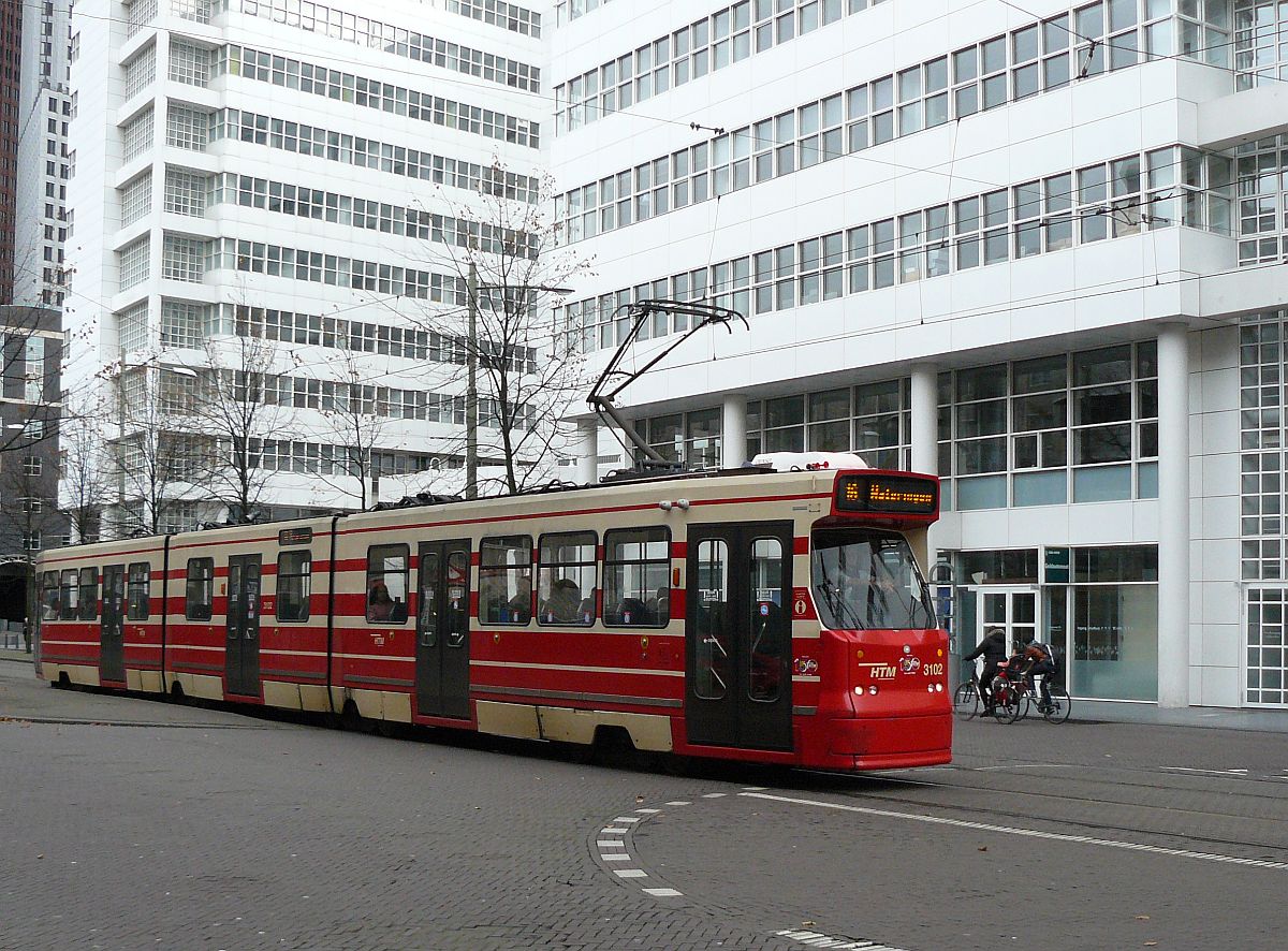 HTM TW 3102 Kalvermarkt, Den Haag 26-10-2014.

HTM tram 3102 Kalvermarkt, Den Haag 26-10-2014.