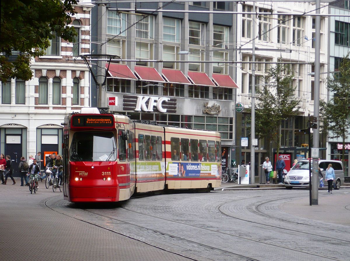 HTM TW 3111 Hofweg, Den Haag 05-09-2015.

HTM tram 3111 Hofweg, Den Haag 05-09-2015.