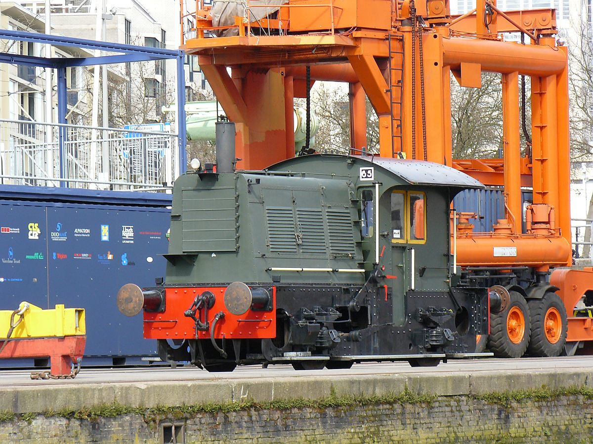 Locomotor 347  Sik  Werkspoor Baujahr 1950. Maritiemmuseum, Leuvehaven, Rotterdam 02-04-2015.

Locomotor 347  Sik  is gebouwd in 1950 door Werkspoor met bouwnummer 884. Maritiemmuseum, Leuvehaven, Rotterdam 02-04-2015.