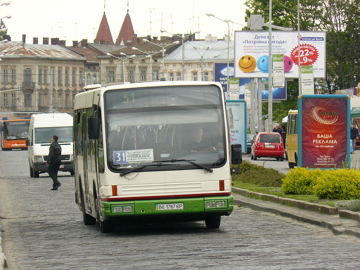 Lviv ATP-14630  DAF Den Oudsten Alliance city Bus Baujahr 1997 ex - RET. Chernivetskastraat, Lviv, Oekrane 08-05-2014.

Lviv ATP-14630  DAF Den Oudsten Alliance city bus bouwjaar 1997 ex - RET. Chernivetskastraat, Lviv, Oekrane 08-05-2014.