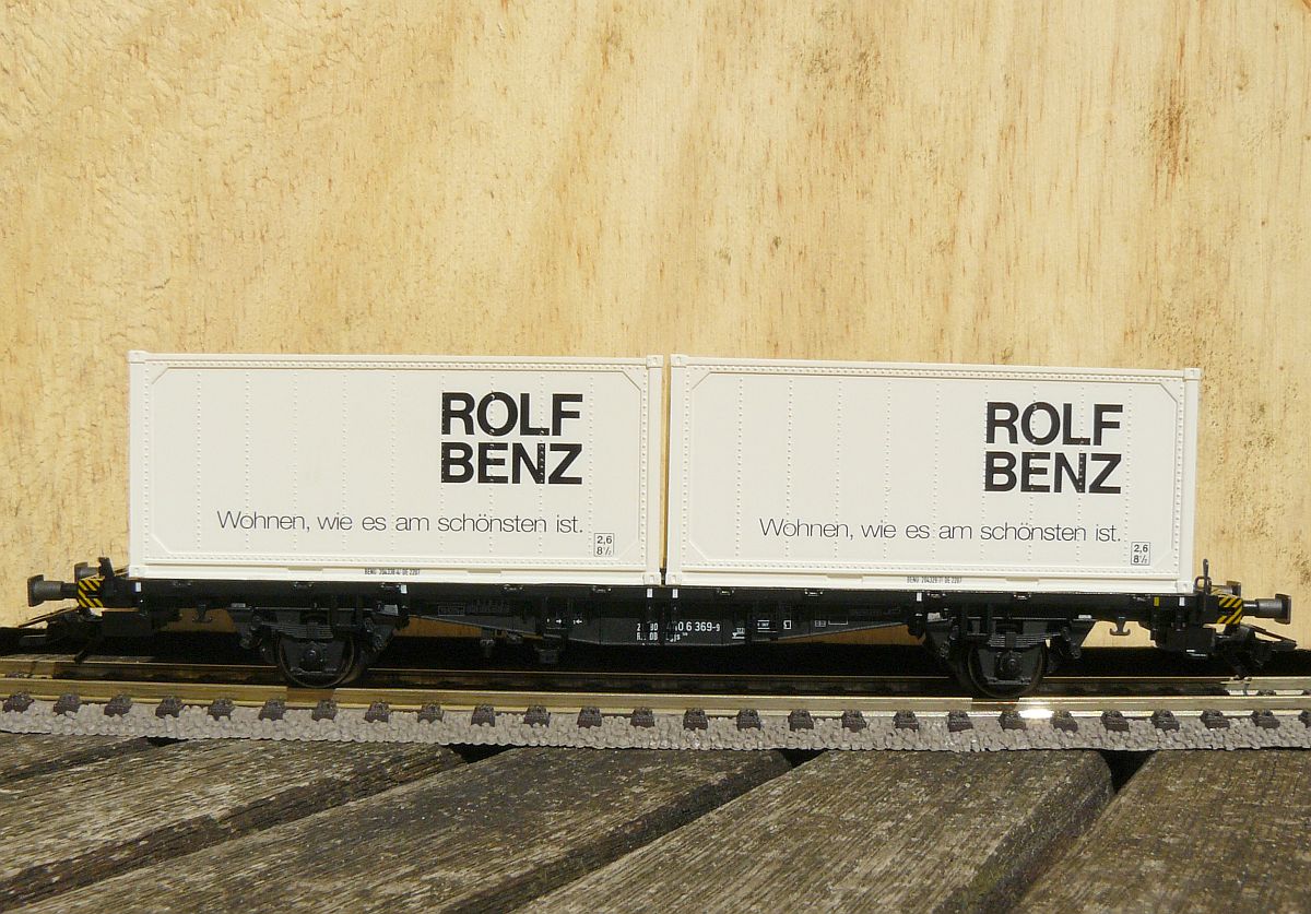Mrklin 4850 Lgjs Containerwagen  ROLF BENZ  der DB fotografiert am 12-06-2014.

Mrklin 4850 twee-assige containerwagen type Lgjs beladen met twee containers  Rolf Benz  gefotografeerd op 12-06-2014.