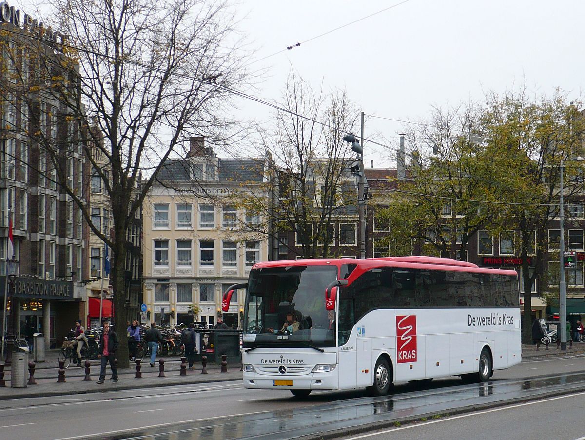 Mercedes-Benz Tourismo RHD-M/2A Reisebus Baujahr 2014 der Firma Kras. Prins Hendrikkade, Amsterdam 12-11-2014.

Mercedes-Benz Tourismo RHD-M/2A reisbus bouwjaar 2014 van de firma Kras. Prins Hendrikkade, Amsterdam 12-11-2014.