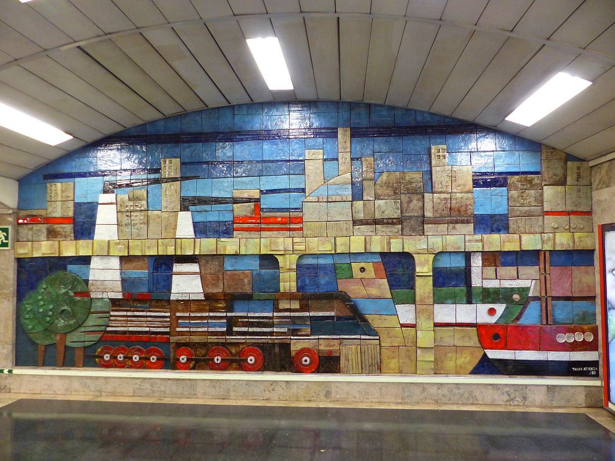 Mosaik in der U-Bahn-Station Nez de Balboa, Madrid, Spanien 30-08-2015.

Mozak in metrostation Nez de Balboa, Madrid, Spanje 30-08-2015.