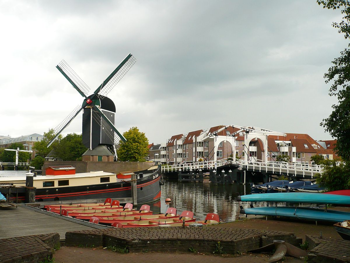 Mhle  De Put  und Rembrandtbrcke. Galgewater Leiden 09-09-2013.

Galgewater met molen De Put en de Rembrandtbrug. Leiden 09-09-2013.