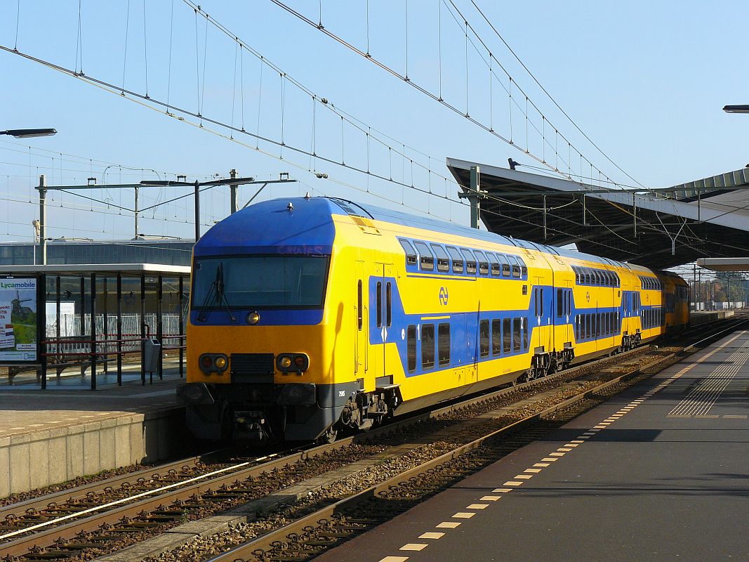 NS DDZ treinstel 7505 spoor 2 Tilburg 24-10-2013.