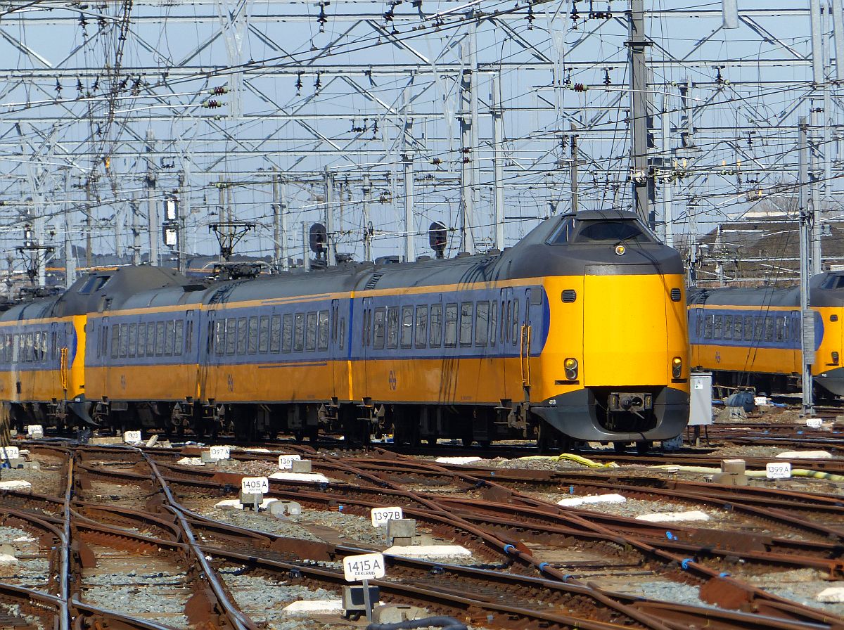 NS ICM-III TW 4013 Utrecht Centraal Station 01-04-2016.

NS ICM-III treinstel 4013 Utrecht CS 01-04-2016.