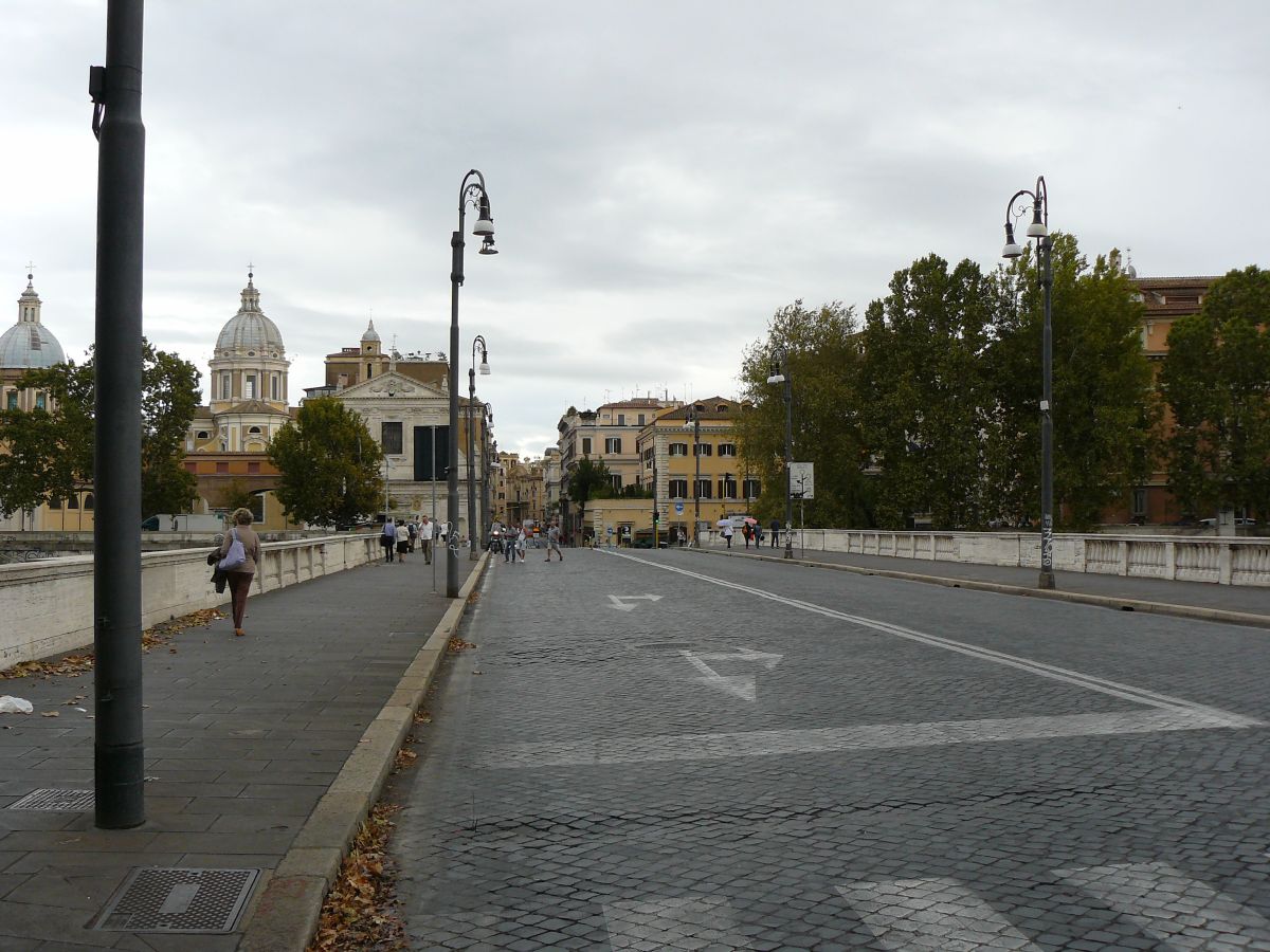 Ponte Cavour, Rom 01-09-2014.

Ponte Cavour, Rome 01-09-2014.