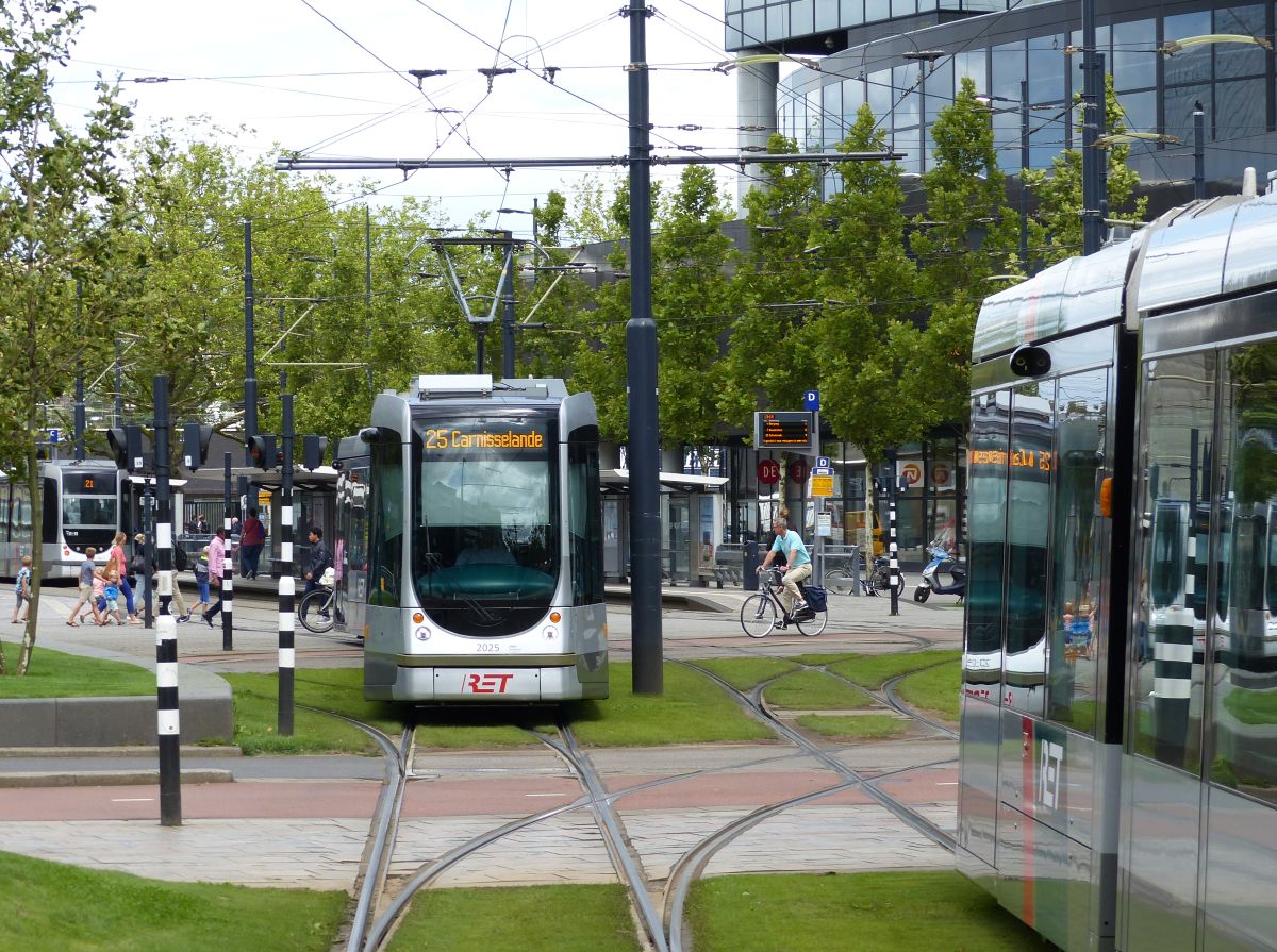 RET TW 2025 Weena, Rotterdam 04-08-2017.

RET tram 2025 Weena, Rotterdam 04-08-2017.