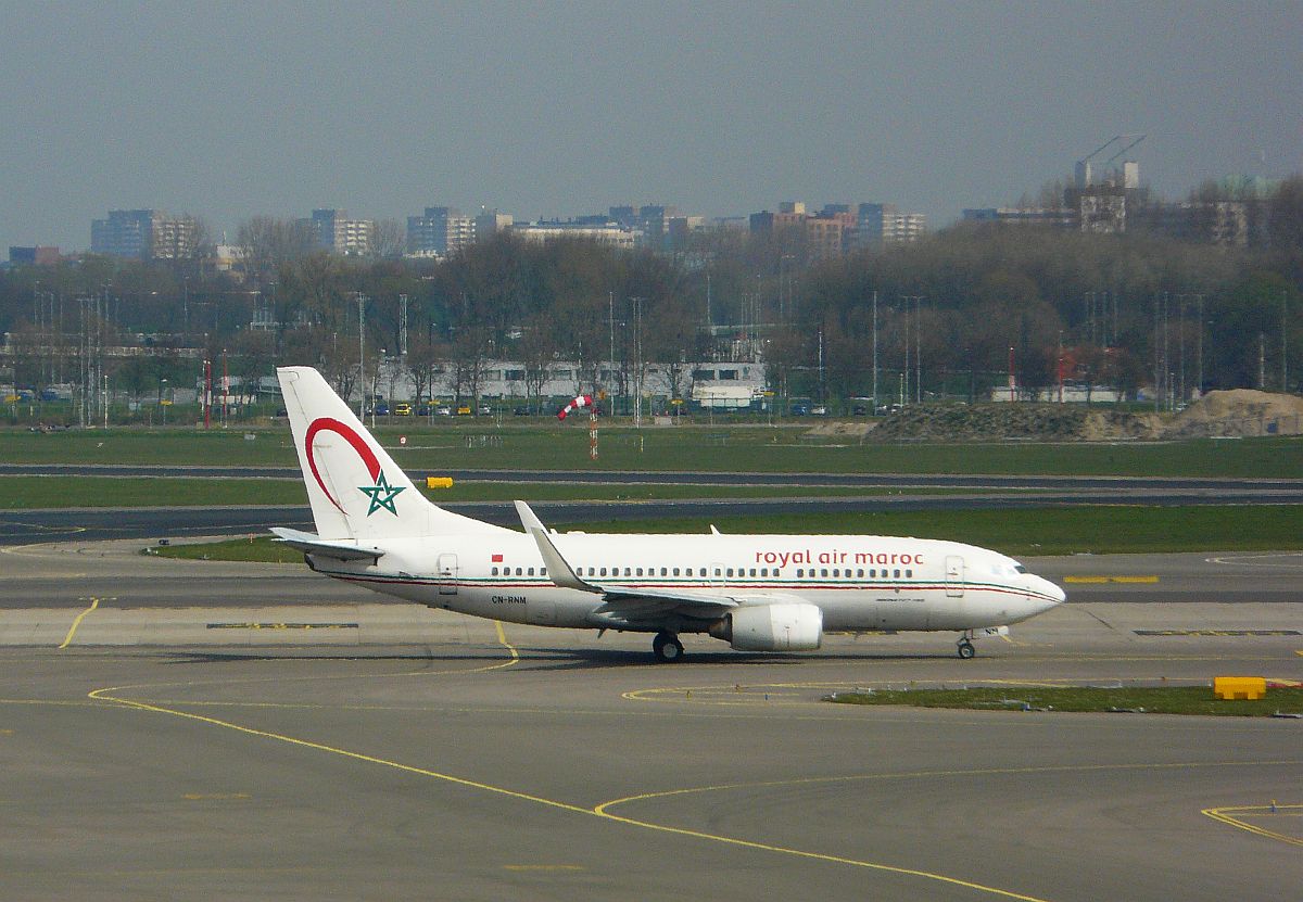 Royal Air Maroc CN-RNM Boeing 737-7B6. Flughafen Schiphol, Amsterdam, Niederlande 30-03-2014.

Royal Air Maroc Boeing 737-7B6 geregistreerd als CN-RNM. Eerste vlucht van dit vliegtuig 26-05-1999. Luchthaven Schiphol, Amsterdam 30-03-2014.