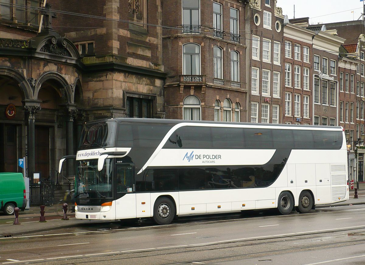 Setra S 431DT Reisebus der Firma De Polder aus Belgien. Prins Hendrikkade, Amsterdam 17-12-2014.

Setra S 431DT reisbus van de firma De Polder uit Belgi. Prins Hendrikkade, Amsterdam 17-12-2014.
