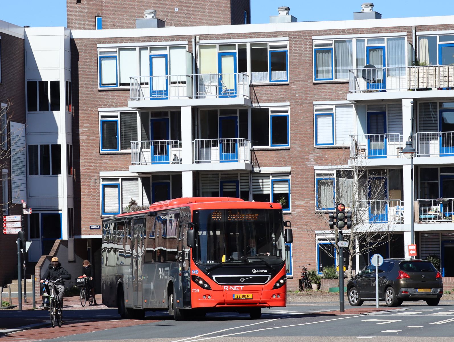 Arriva Bus 7709 Volvo 8900 Baujahr 2012. Klokpoort, Leiden 03-04-2023.

Arriva bus 7709 Volvo 8900 bouwjaar 2012. Klokpoort, Leiden 03-04-2023.