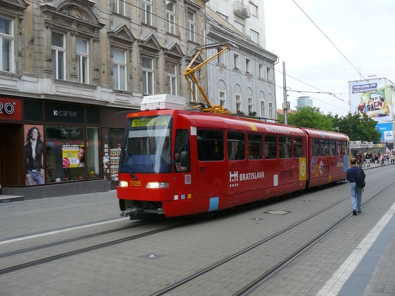Strassenbahn 7126 auf der Obchodn in Bratislava 20-08-2008.