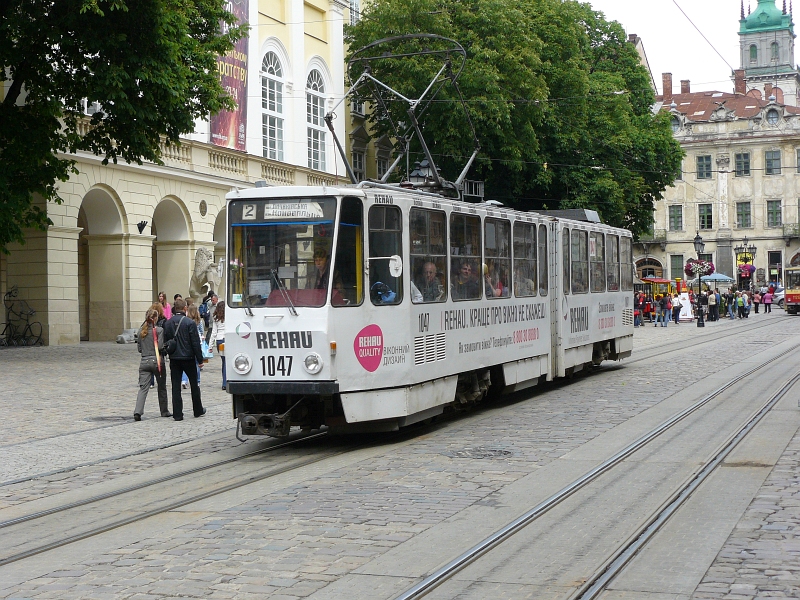 Strassenbahn Fahrzeug Nummer 1047 in Lviv am 30-05-2009.