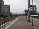 leiden/834443/bahnsteig-gleis-8-und-9-nordseite Bahnsteig Gleis 8 und 9 Nordseite Leiden Centraal Station 24-08-2023.

Perron spoor 8 en 9 noordzijde Leiden Centraal Station 24-08-2023.
