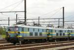 NMBS Lok 2332, 2309 und 2369 Antwerpen-Noord 22-06-2012.

NMBS locomotieven 2332, 2309 en 2369 Antwerpen-Noord 22-06-2012.