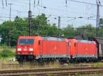 DB Schenker Lok 185 253-2 und 185 258-1 in Oberhausen West am 03-07-2015.

DB Schenker locomotief 185 253-2 en 185 258-1 in Oberhausen West, Duitsland 03-07-2015.