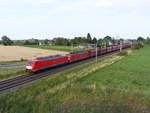 DB Cargo Lok 189 044-1 mit Schwesterlok. Baumannstrasse, Praest bei Emmerich. Deutschland 06-07-2018.

DB Cargo loco 189 044-1 met zusterloc. Baumannstrasse, Praest bij Emmerich. Duitsland 06-07-2018.