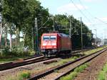 DB Lok 185 281-3 bei Bahnbergang Grenzstrae, Emsbren 13-09-2018.