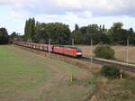 DB Cargo Lokomotive 189 083-9 mit Schwesterlok Baumannstrasse, Praest bei Emmerich 16-09-2022.