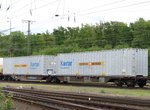 Sggmrs 715.91 Gelenk-Containertragwagen mit Nummer31 RIV 80 D-DB 4953 599-6 Rangierbahnhof Gremberg, Porzer Ringstrae, Kln 20-05-2016.

Sggmrs 715.91 containerdraagwagen met nummer 31 RIV 80 D-DB 4953 599-6 rangeerstation Gremberg, Porzer Ringstrae, Keulen 20-05-2016.