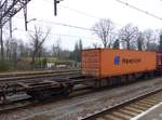 Sgns Drehgestell-Containertragwagen aus Belgien von Touax mit Nummer 33 RIV 88 B-TOUAX 4553 103-1 Gleis 6 Dordrecht, Niederlande 16-02-2017.