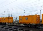 Sgns Drehgestell-Containertragwagen der AAE (Ahaus Alsttter Eisenbahn) mit Nummer 33 RIV 68 D-AAEC 4557 160-1 Gterbahnhof Oberhausen West 20-10-2016.